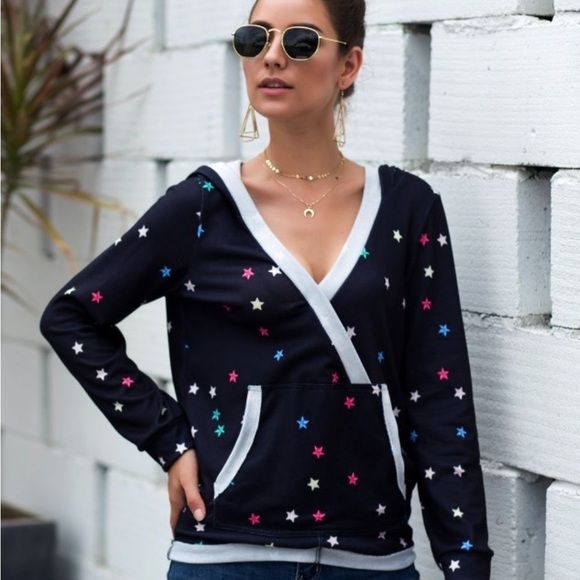 Star Print Hoodie With Kangaroo Pockets - Picture 3 of 3